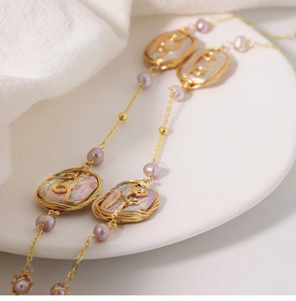 Irregular-Shaped Pearl Necklace - قلادة من اللؤلؤ غير منتظم الشكل