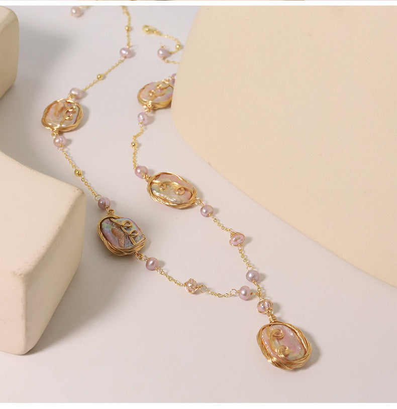 Irregular-Shaped Pearl Necklace - قلادة من اللؤلؤ غير منتظم الشكل